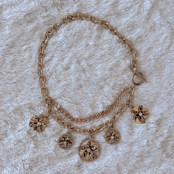 Gold Tone Flower Charm Guess Necklace - Picture 1 of 5